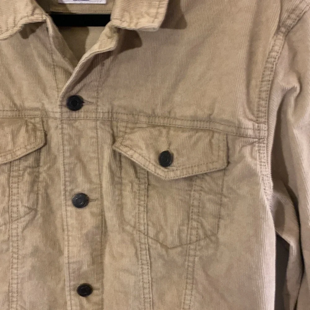 Old Navy Tan Corduroy Jacket. Size M. Button up with pockets.